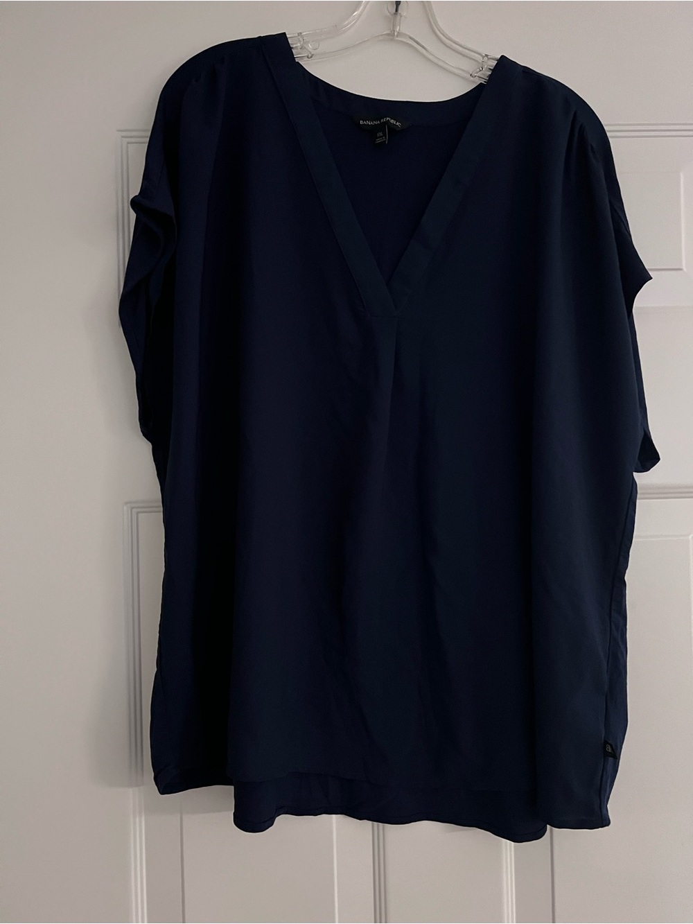 Banana Republic Sleeveless Pintuck V-Neck Blouse Navy Blue Woman’s Plus Size XXL